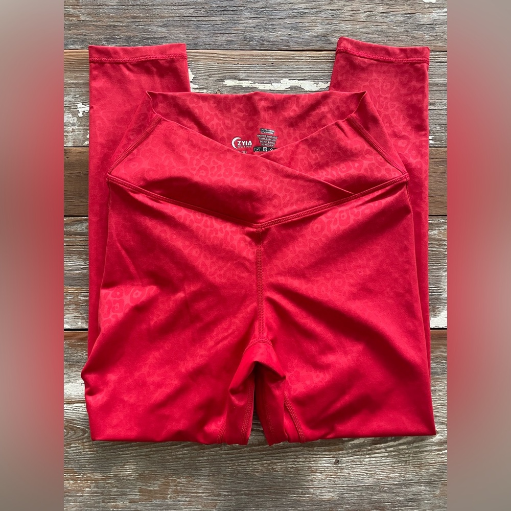 Zyia Red Leopard Scrunchy Leggings